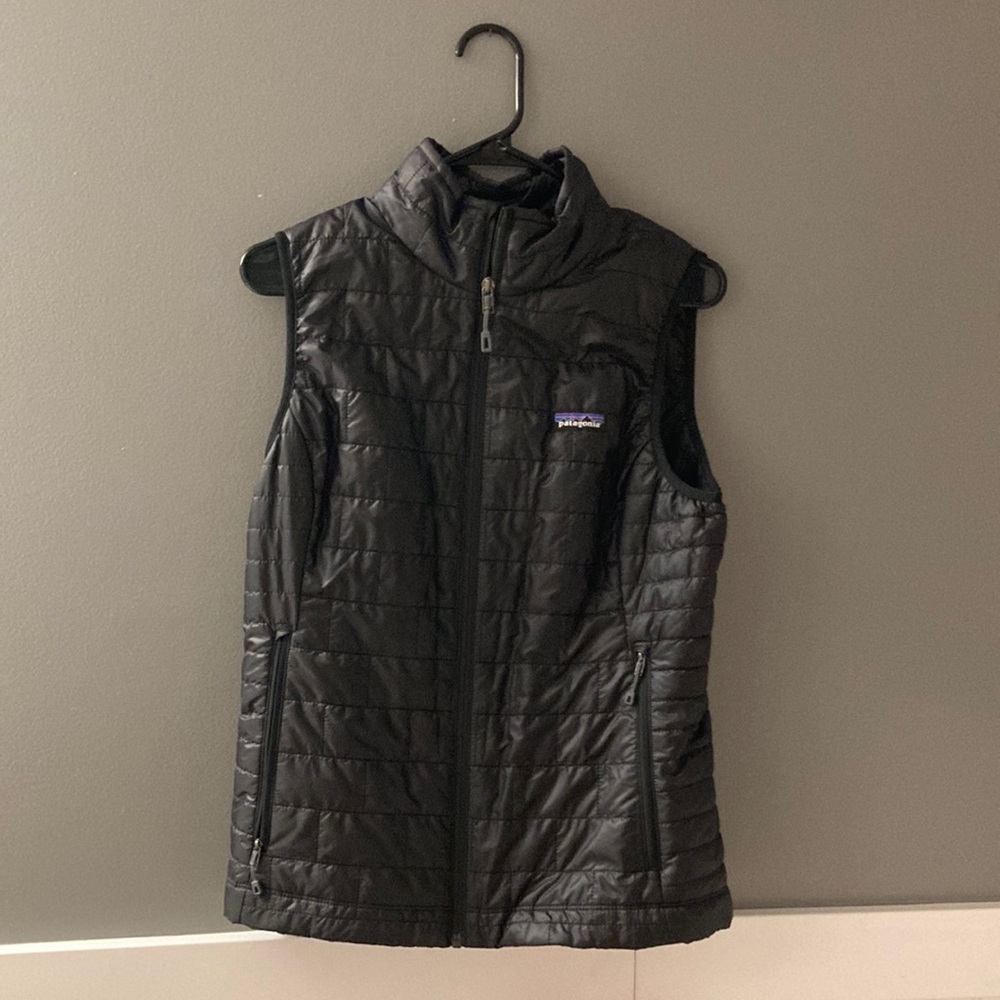 NWT-Woman’s Nano Puff vest